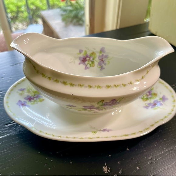 LIMOGES FRANCE, GRAVY BOWL WITH ATTACHED UNDERPLATE. - Picture 8 of 9